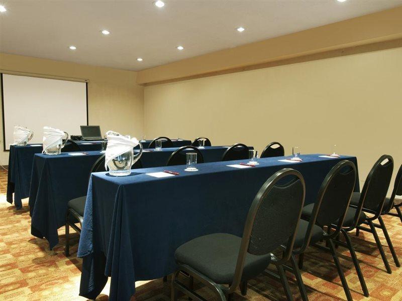 Fiesta Inn Toluca Centro Εξωτερικό φωτογραφία