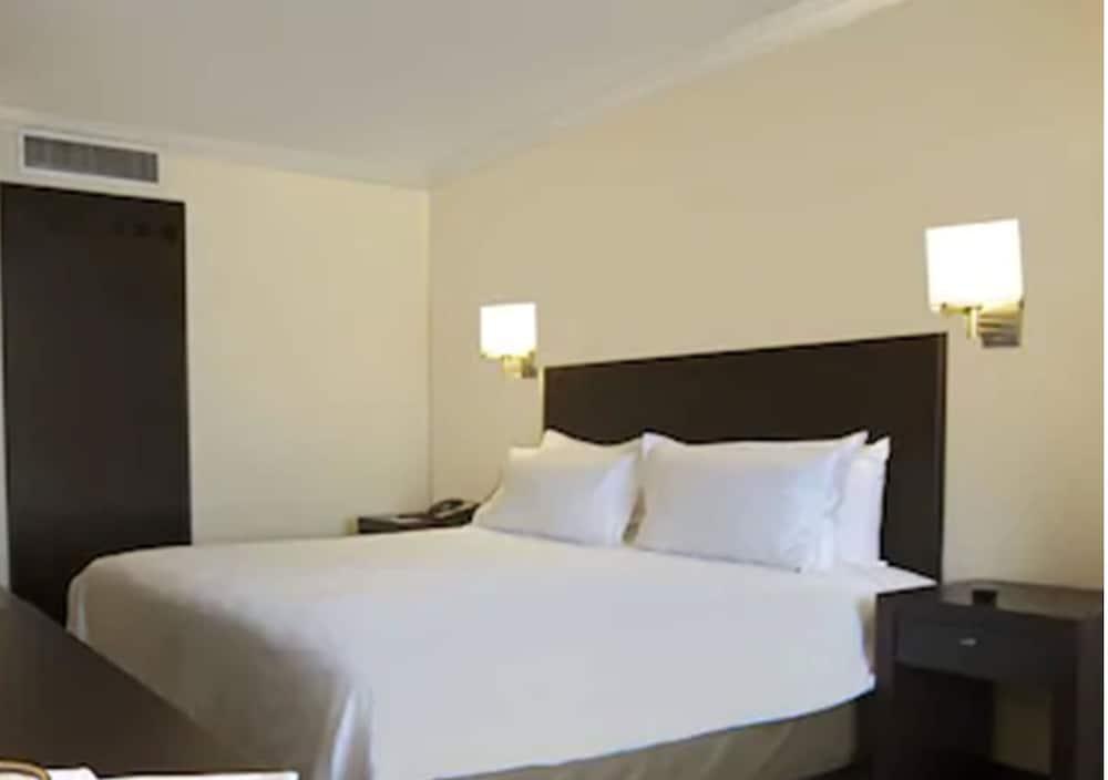 Fiesta Inn Toluca Centro Εξωτερικό φωτογραφία