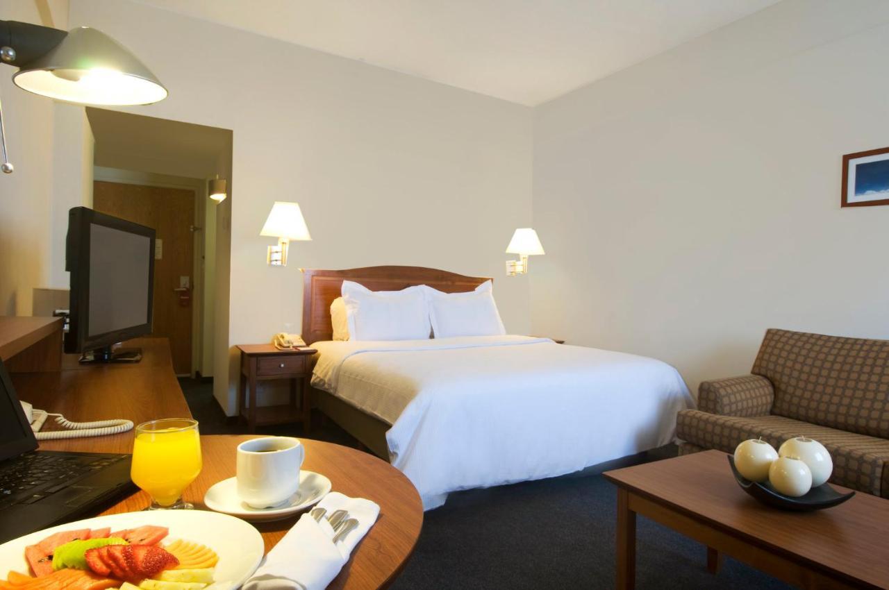 Fiesta Inn Toluca Centro Εξωτερικό φωτογραφία