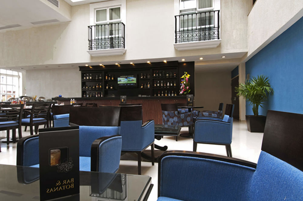 Fiesta Inn Toluca Centro Εξωτερικό φωτογραφία